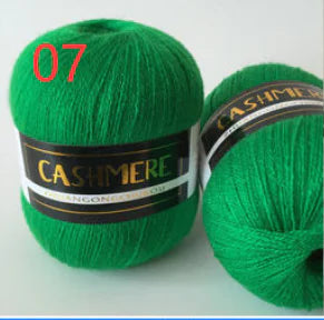 Cashmere-Like Soft Yarn in Bulky Acrylic Fiber