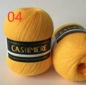 Cashmere-Like Soft Yarn in Bulky Acrylic Fiber