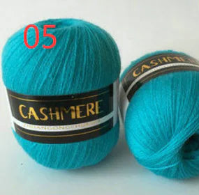 Cashmere-Like Soft Yarn in Bulky Acrylic Fiber